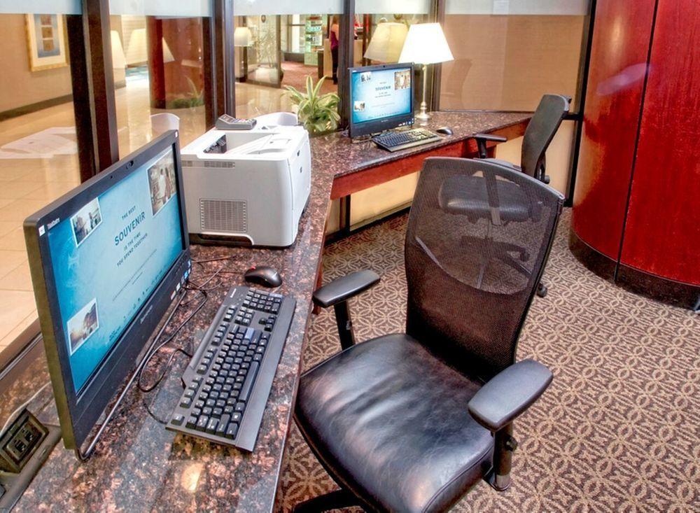 Doubletree By Hilton Kansas City - Оверленд Парк Экстерьер фото