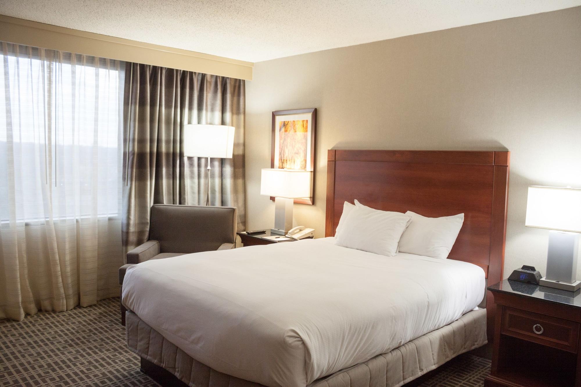 Doubletree By Hilton Kansas City - Оверленд Парк Экстерьер фото