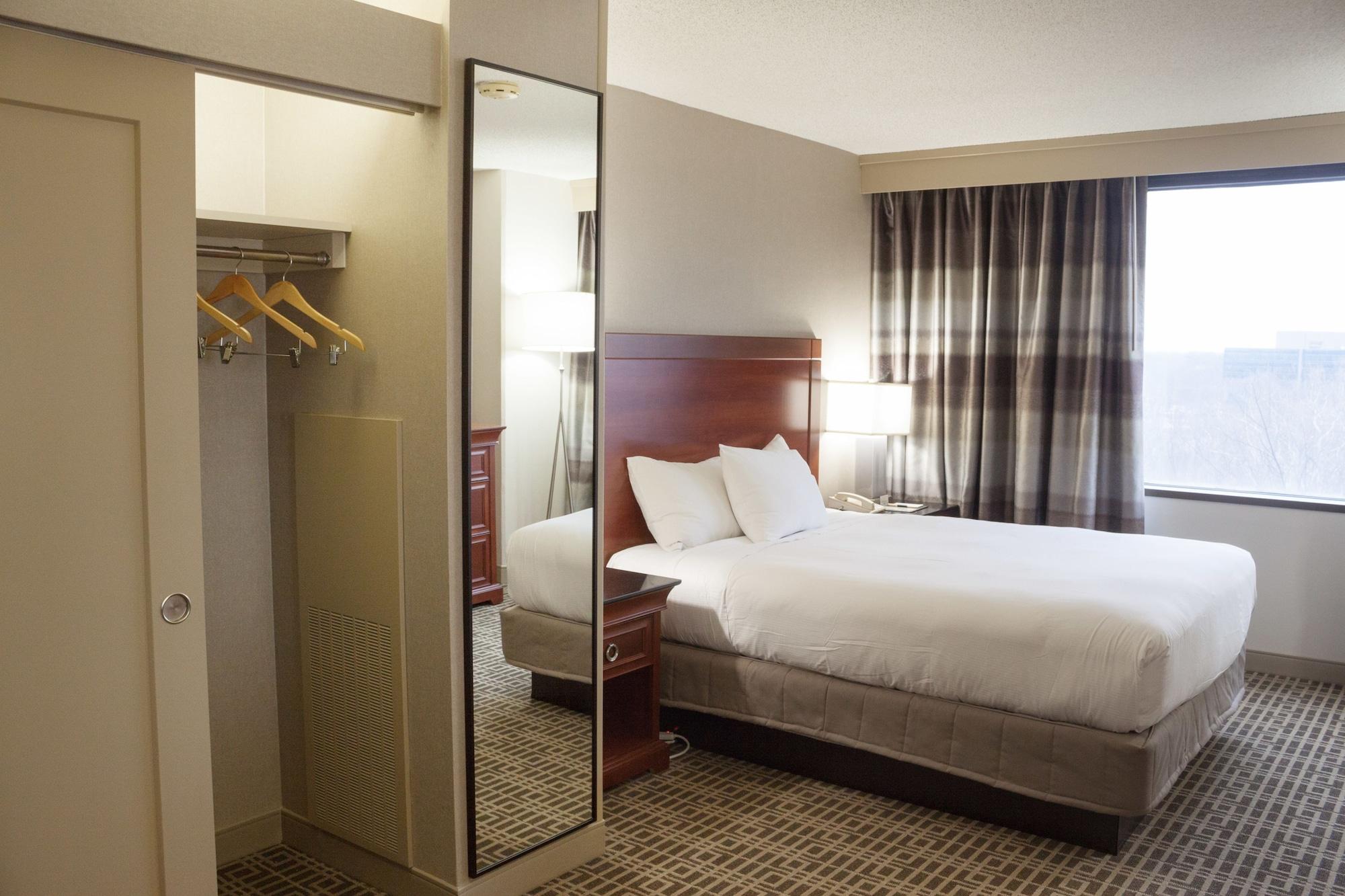 Doubletree By Hilton Kansas City - Оверленд Парк Экстерьер фото