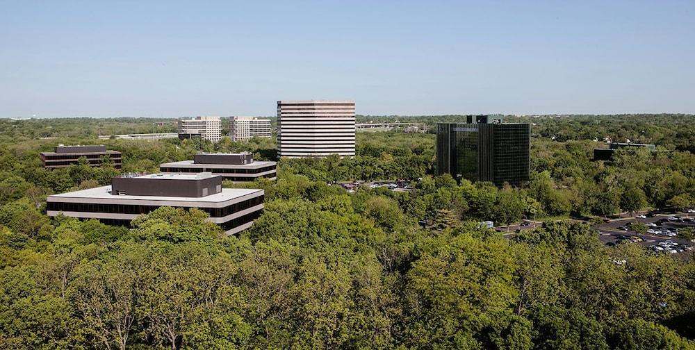 Doubletree By Hilton Kansas City - Оверленд Парк Экстерьер фото