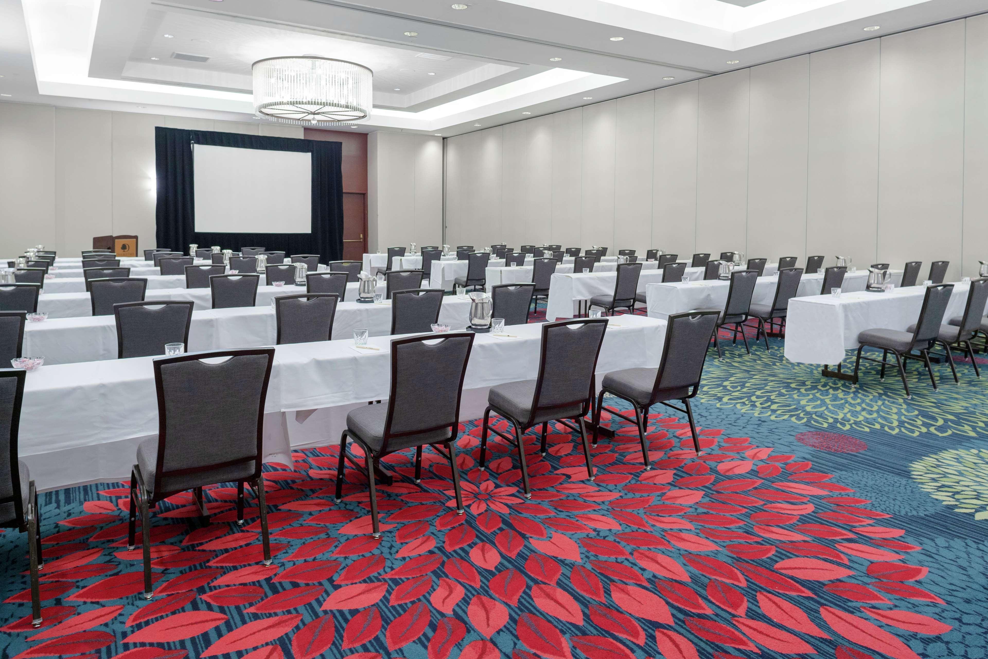 Doubletree By Hilton Kansas City - Оверленд Парк Экстерьер фото
