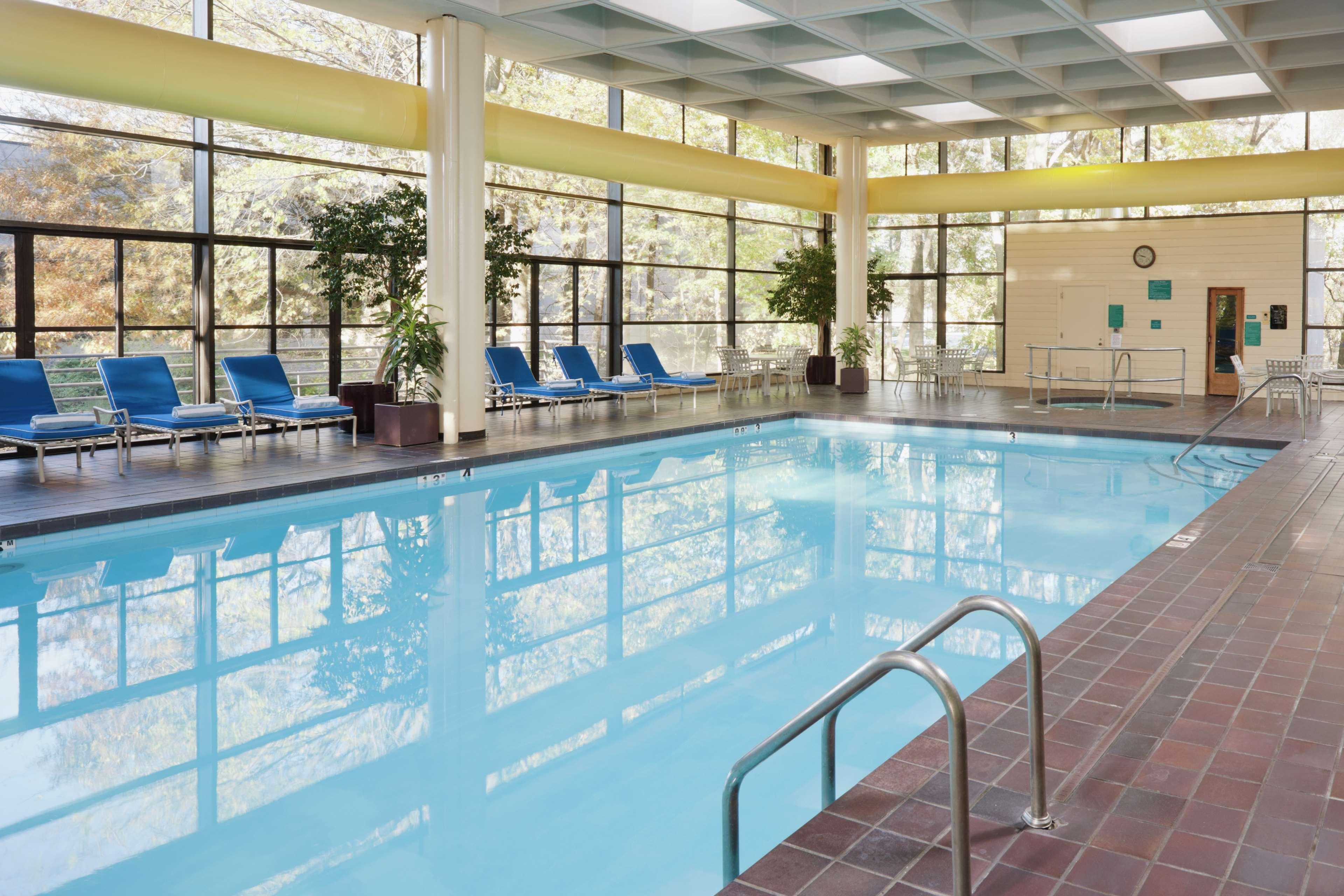 Doubletree By Hilton Kansas City - Оверленд Парк Экстерьер фото