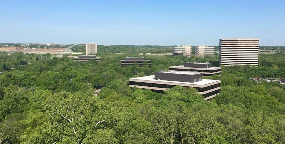 Doubletree By Hilton Kansas City - Оверленд Парк Экстерьер фото