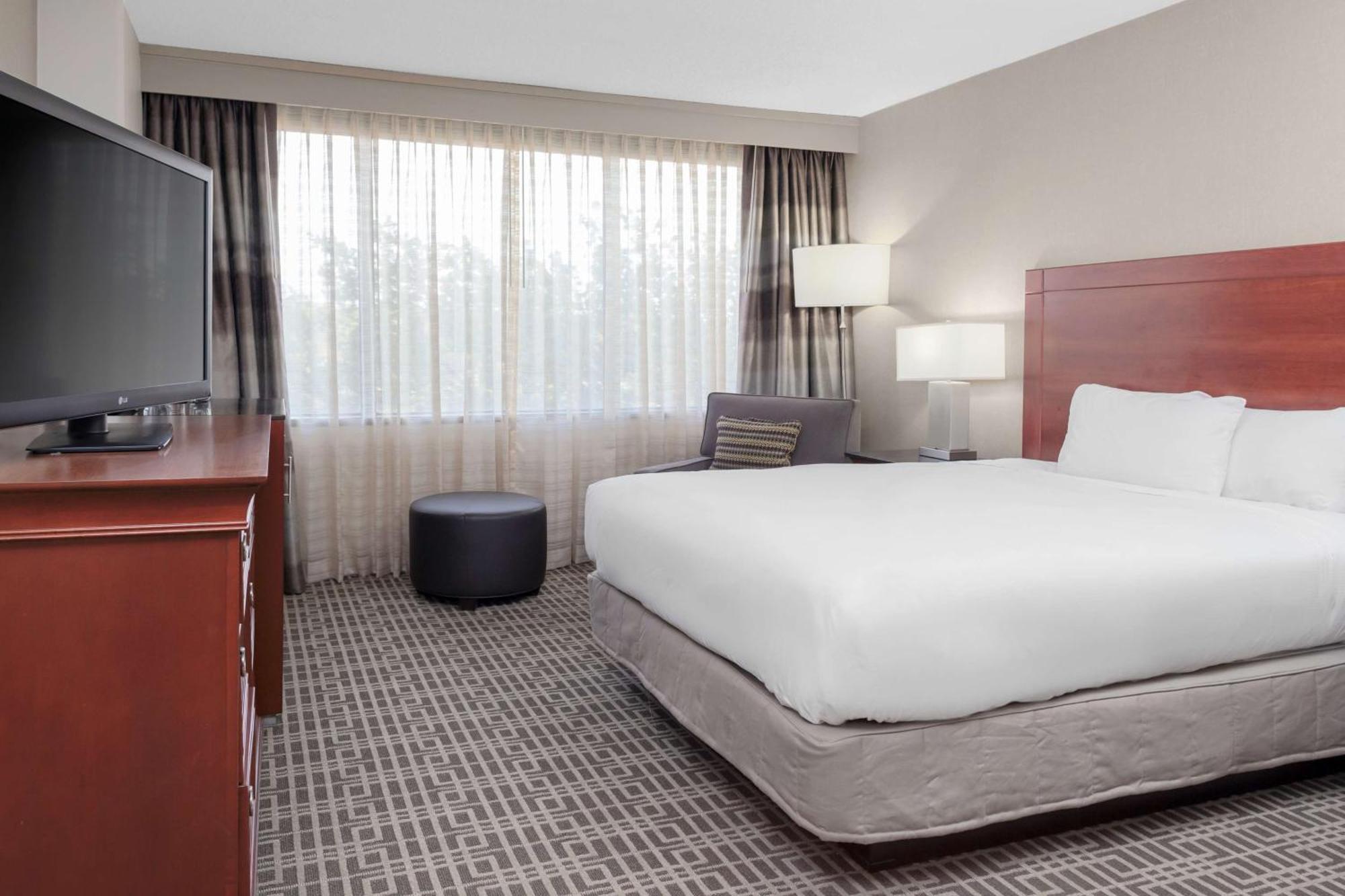 Doubletree By Hilton Kansas City - Оверленд Парк Экстерьер фото