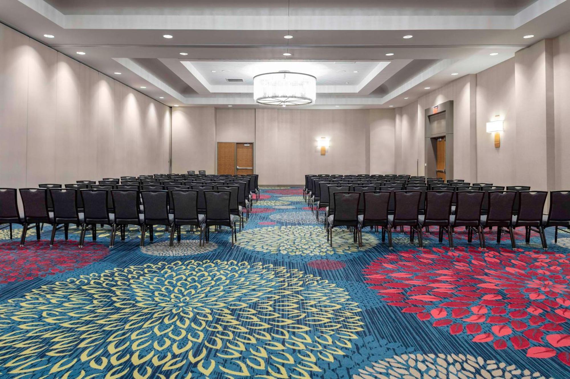 Doubletree By Hilton Kansas City - Оверленд Парк Экстерьер фото
