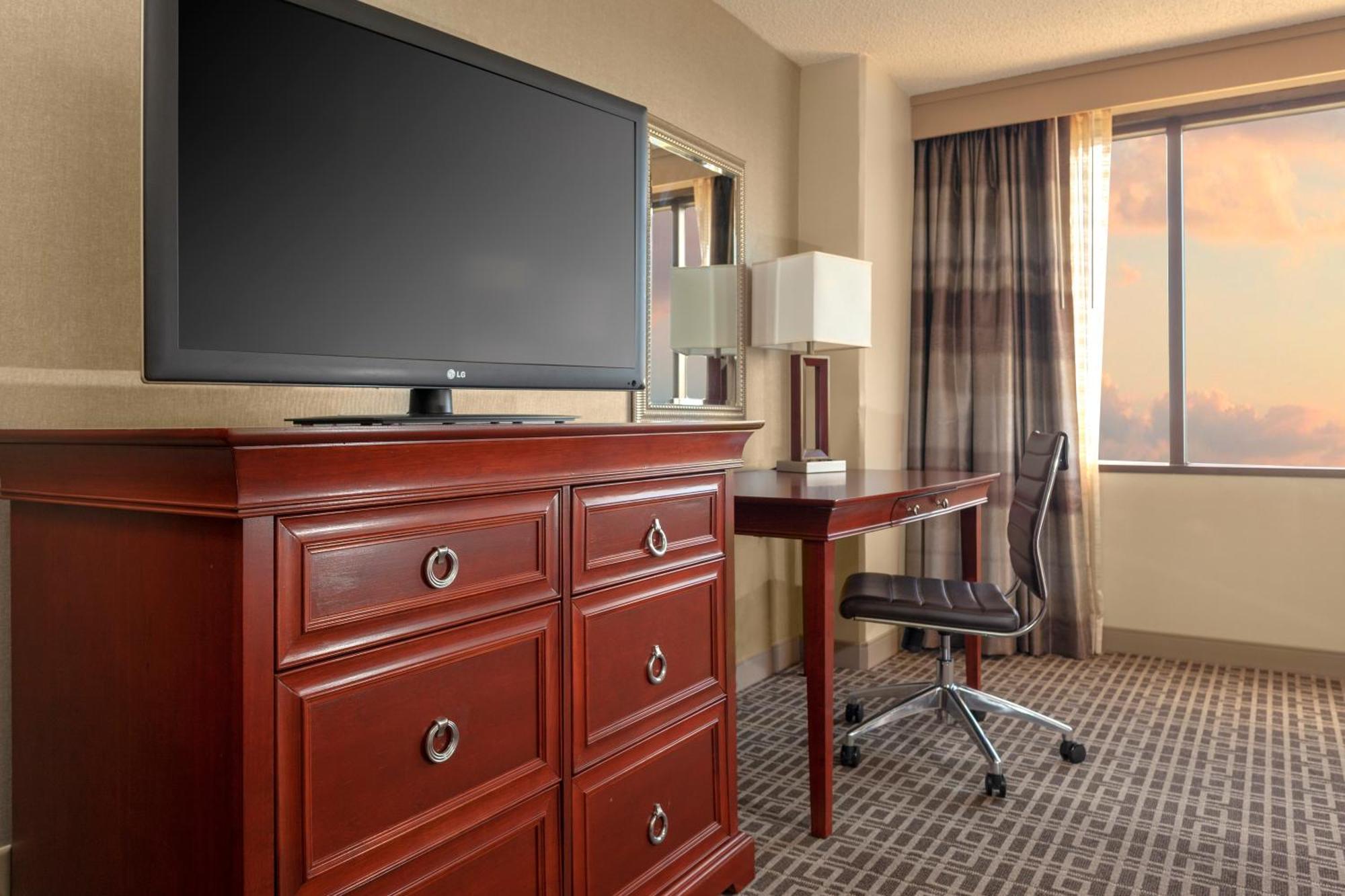 Doubletree By Hilton Kansas City - Оверленд Парк Экстерьер фото