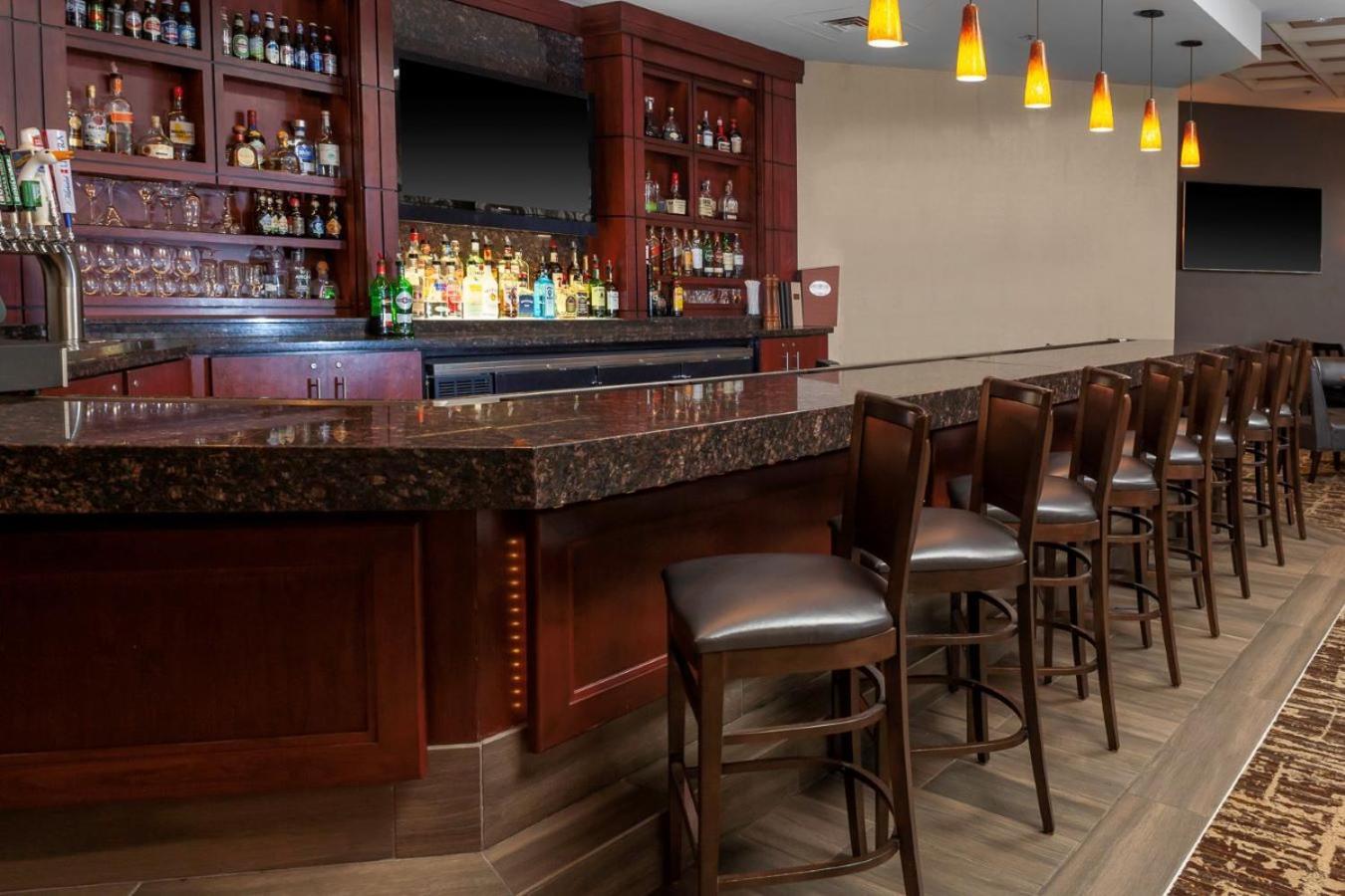 Doubletree By Hilton Kansas City - Оверленд Парк Экстерьер фото